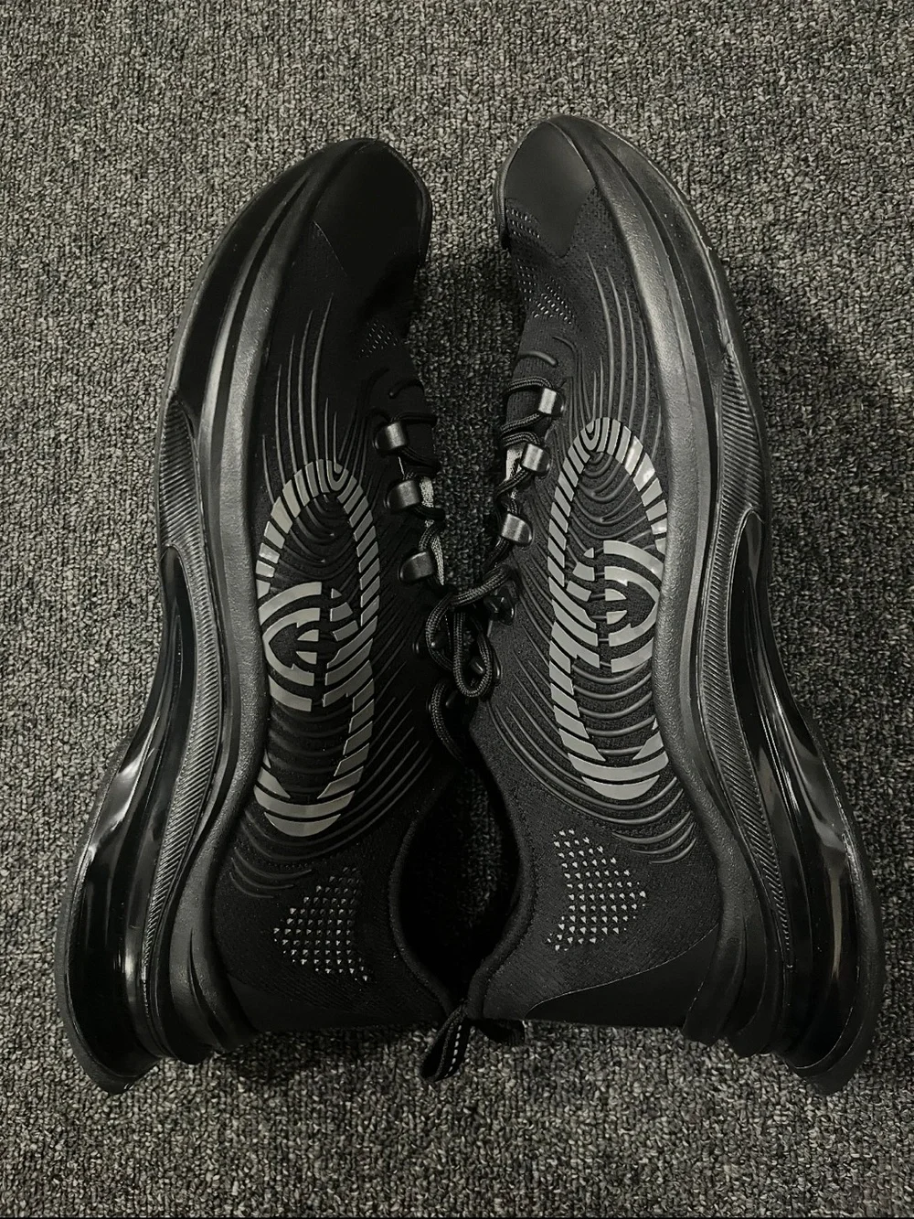 $915 NWT Mens Gucci Run Black Knit Sneakers Size 14.5